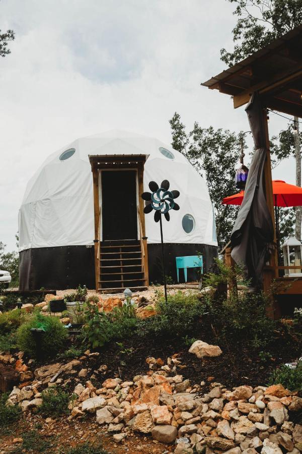 Waterfront Luxury Glamping Dome Hotel Rogersville ภายนอก รูปภาพ