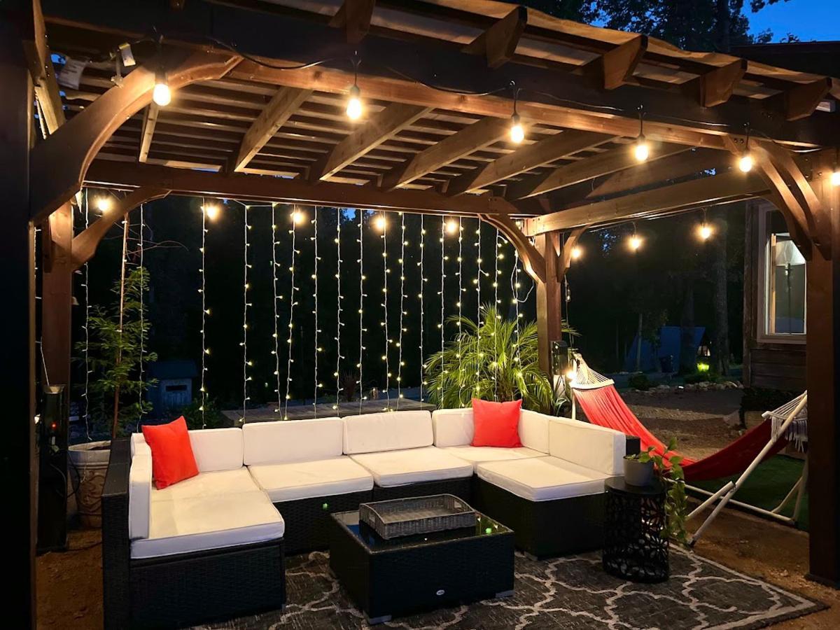 Waterfront Luxury Glamping Dome Hotel Rogersville ภายนอก รูปภาพ
