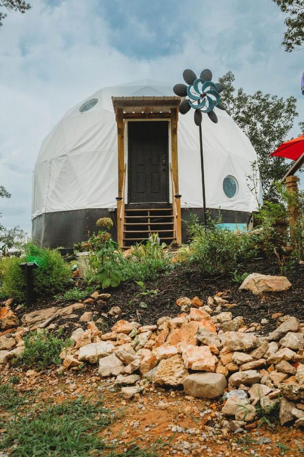 Waterfront Luxury Glamping Dome Hotel Rogersville ภายนอก รูปภาพ