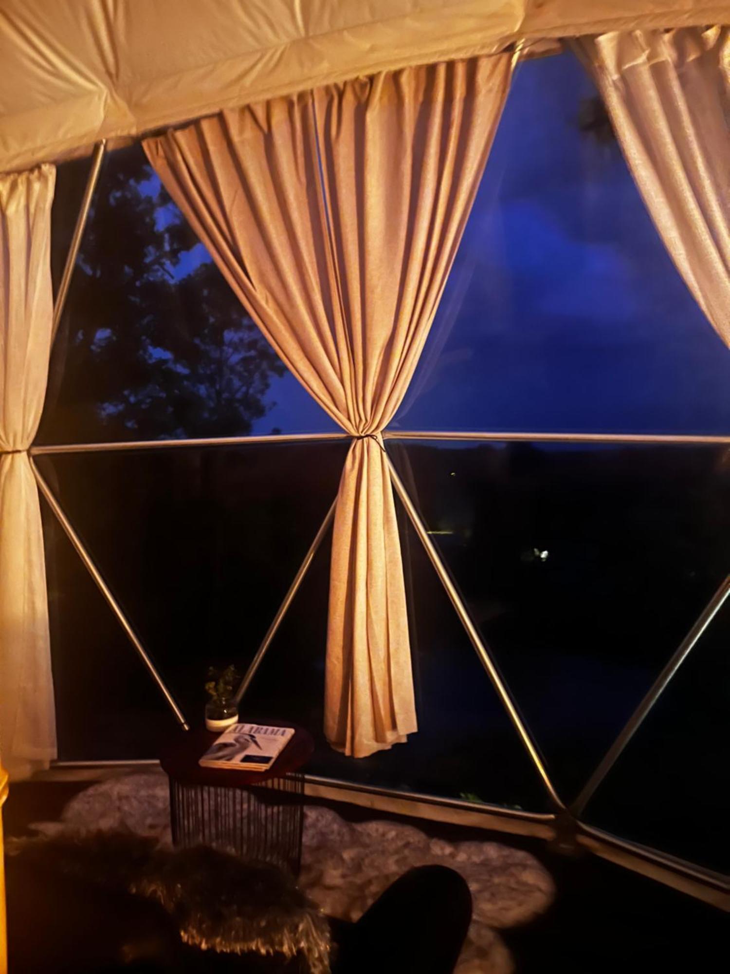 Waterfront Luxury Glamping Dome Hotel Rogersville ภายนอก รูปภาพ