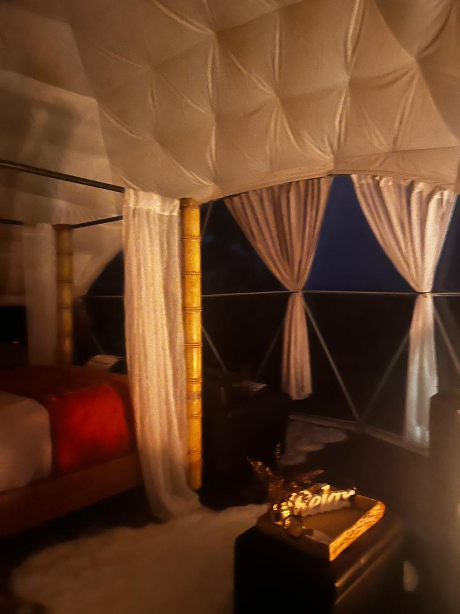 Waterfront Luxury Glamping Dome Hotel Rogersville ภายนอก รูปภาพ
