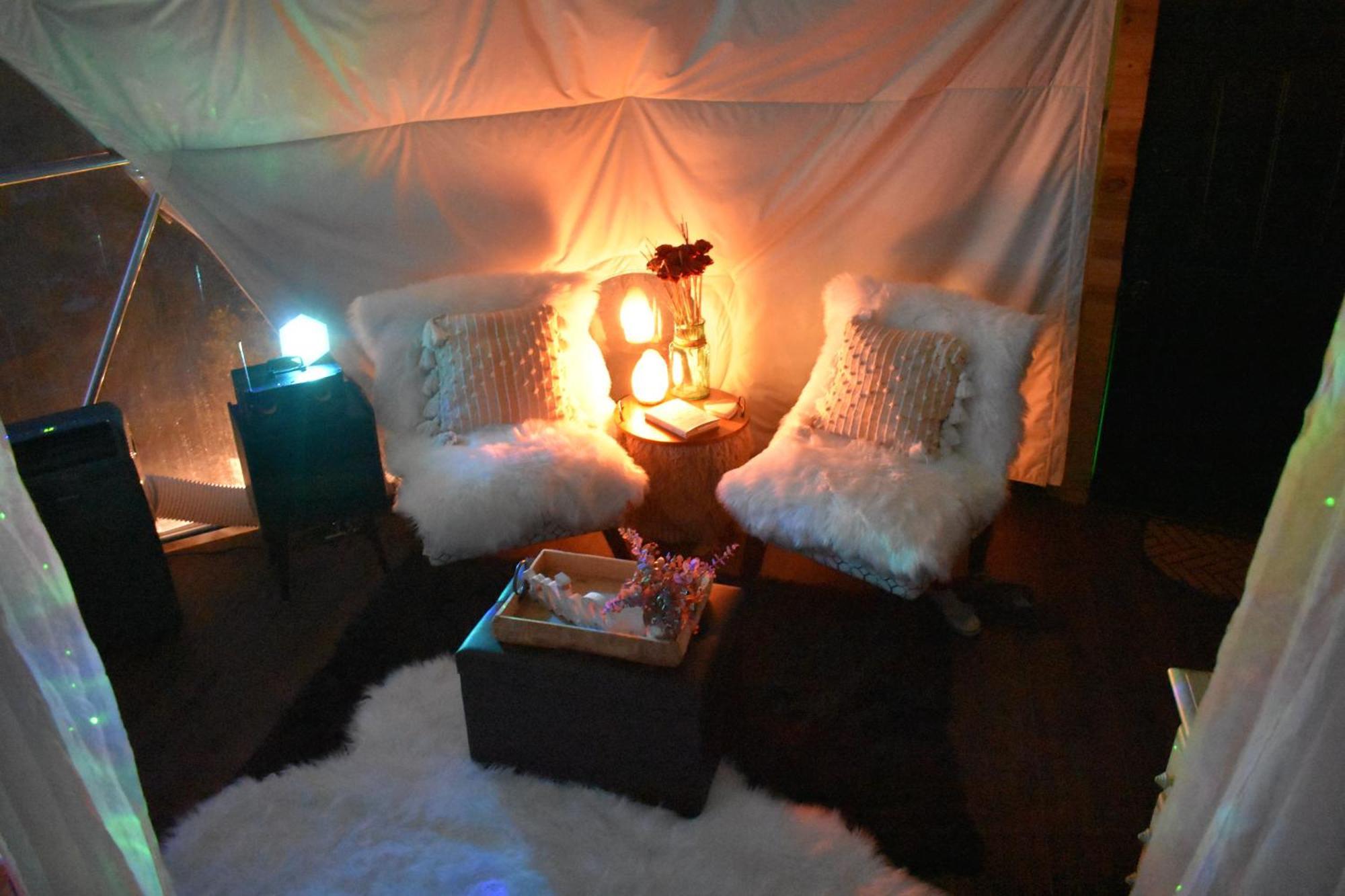 Waterfront Luxury Glamping Dome Hotel Rogersville ภายนอก รูปภาพ